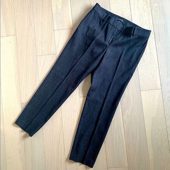 Ann Taylor Black Damask Brocade Style Cropped Pant Size 6 - Picture 1 of 11